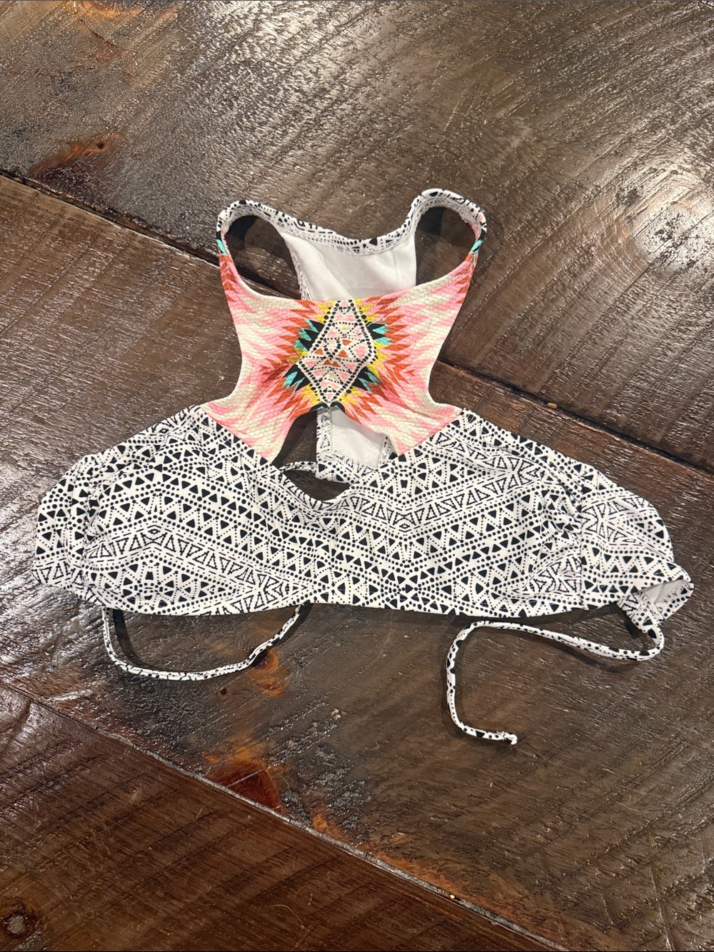 Xhilaration White & Pink Patterned Cutout Swim Top
